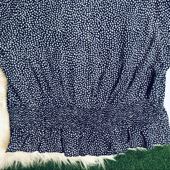 Maeve Anthropologie Navy Arrow Print Crop Top - Picture 6 of 7